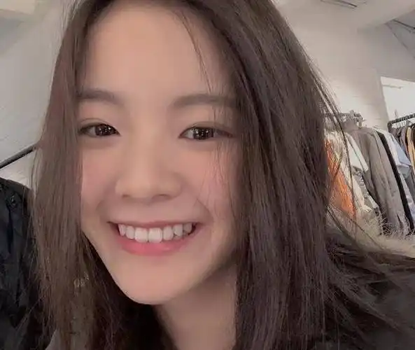 原创原创19岁的李庚希凭小欢喜走红背后有谁在力挺她