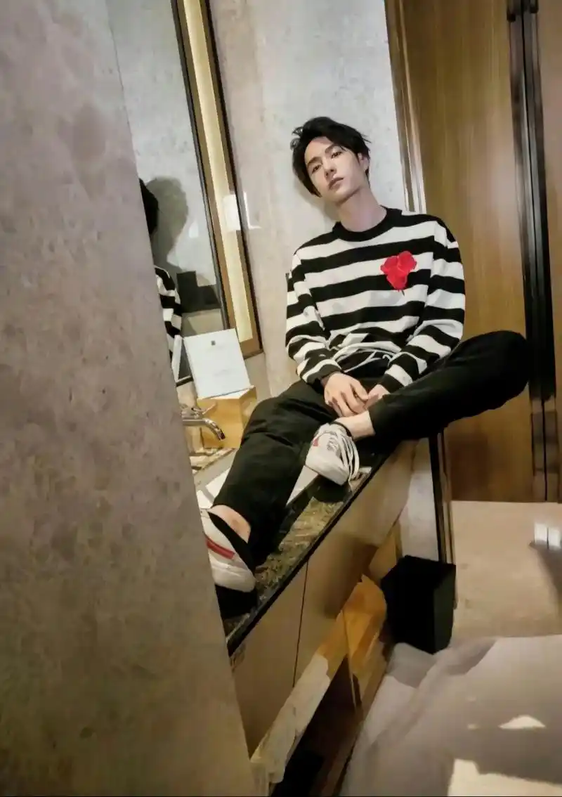 王一博 #酷盖 #uniq王一博 #王甜甜王椰啵 #又是想 - 抖音