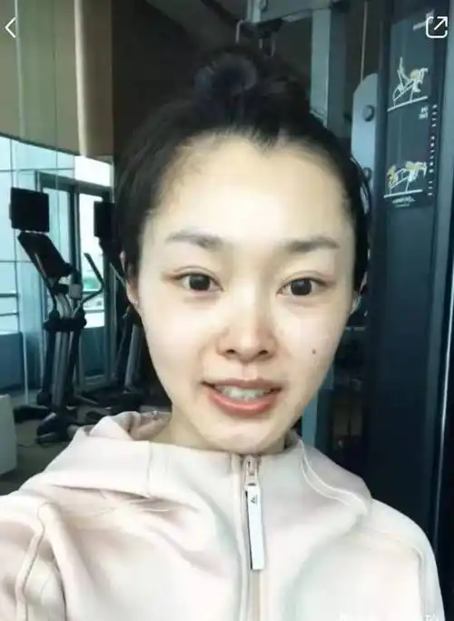 六位女星素颜照,堪比车祸现场,这还是女神吗?_杨紫_乔欣_王鸥