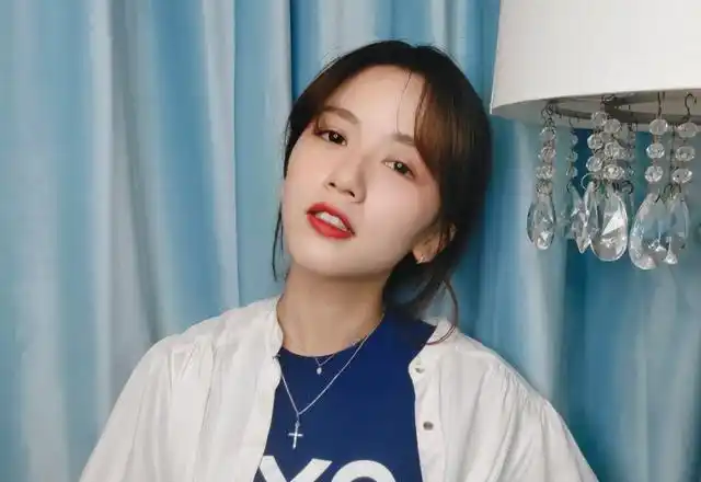 网红歌手允儿资料 长得像允儿的网红