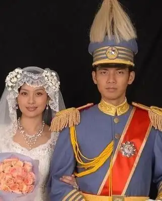 钟汉良结婚生子真的吗 钟汉良的老婆是谁叫什么名字