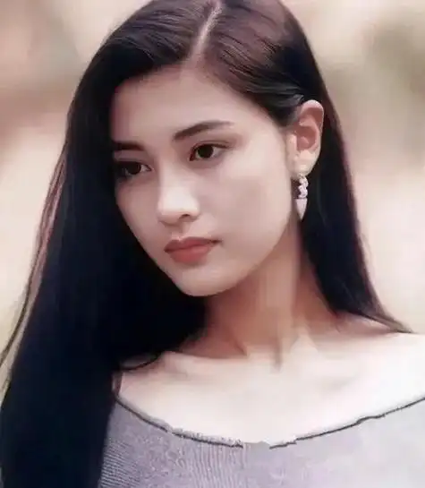 53岁的李嘉欣素颜照曝光,散发着最美港姐的风范