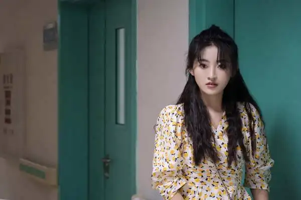 大巴车最后一排我被-大巴车最后一排我被-大巴车最