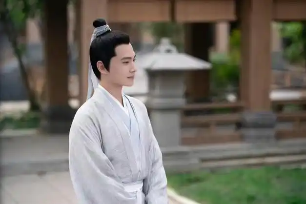 一不留神,杨洋也要"霸屏"!3部新作品火热来袭,都是大制作!