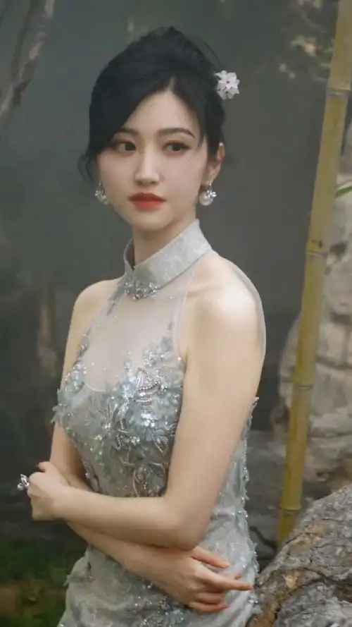 景甜甜酷妆#景甜最新物料 国风旗袍
