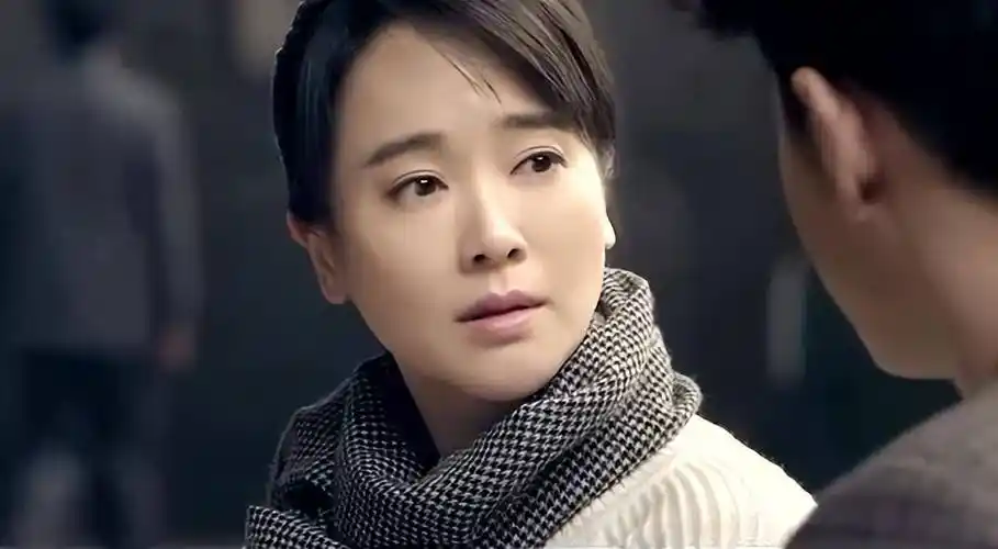 被誉为我们式完女子人,陈道明的唯一绯闻对象,蛇蝎美人太吸睛_左小青