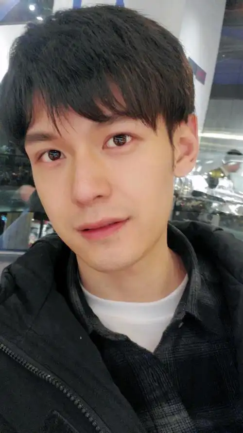 本人比照片好看大多是因为不会拍照不会p图