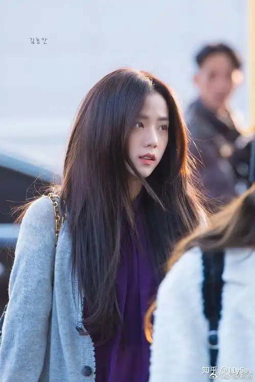 有什么jisoo神仙图(blackpink金智秀)特别惊艳的图? - 知乎