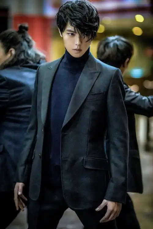 沙海 肖宇梁饰演的张起灵,雪山回眸太绝了