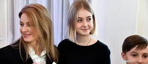 雪藏三十年, 普京大帝两女儿现状, "硬汉"总统另一面的侠骨柔情