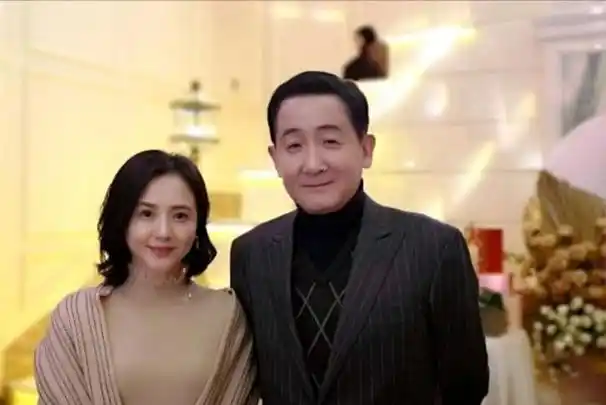 继女当亲生,照顾丧夫丧子的婆婆,梁天真是好福气|演员|贾玲_网易订阅