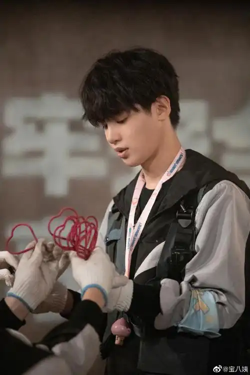 justin黄明昊密室大逃脱