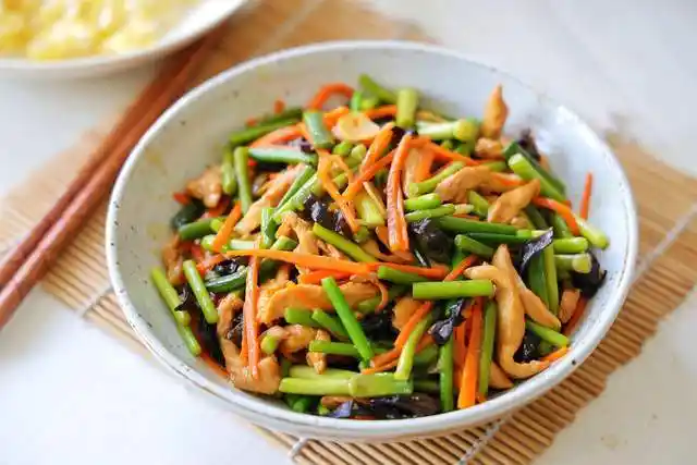 家常小炒|百吃不腻的一道家常菜,营养丰富好下饭,正是吃的季节要多吃