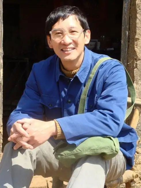 《大决战》主演王劲松:成名前落魄潦倒,现在婚姻成谜