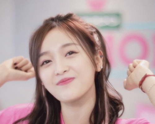 吴宣仪动图,图源wb,侵删