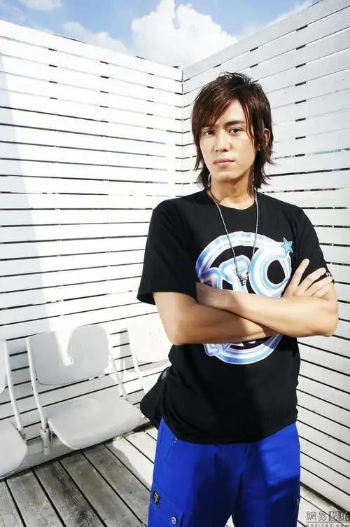 播出,竹联帮兄弟们都被要求在家看这部剧,但是陈楚河出场镜头少得可怜