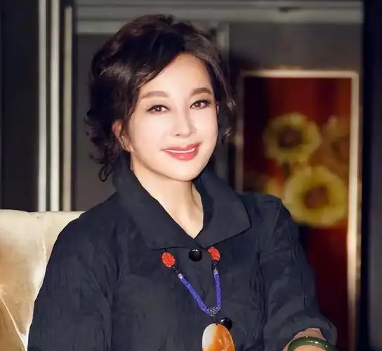 昔日八一厂厂花 被王心刚看好 却被刘晓庆抢角色 68岁依然美如花