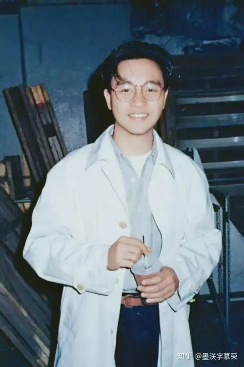 你认为张国荣最美的照片是哪一张?