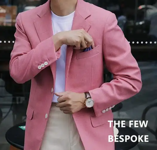 the few#春季休闲 西装#粉色西装粉色西装配上米白色西裤,给人青春和