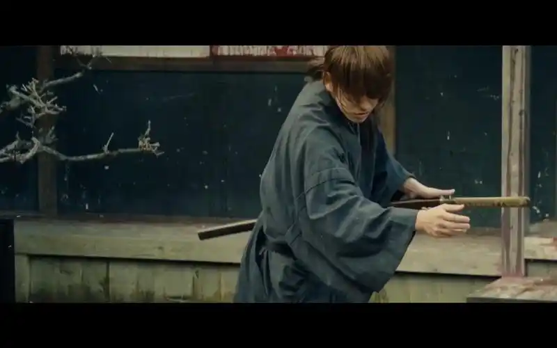 《浪客剑心》中的几场精彩拔刀术{电影原声}