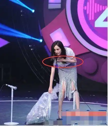 导演太会拍了,叶子楣春光大泄,杨幂弯腰好美,赵丽颖完美身材_活动