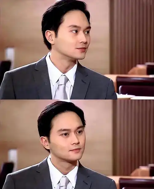 尤其是在《冲上云霄2》这部剧里,那时候的张智霖都40多岁了,依然帅气