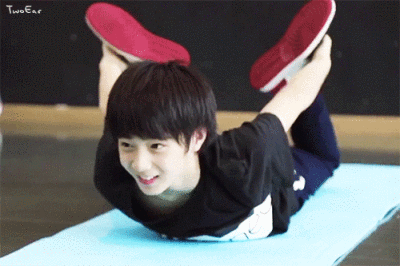 时代少年团刘耀文作为团内年纪最小的老幺,平时基本上都是哥哥在带他