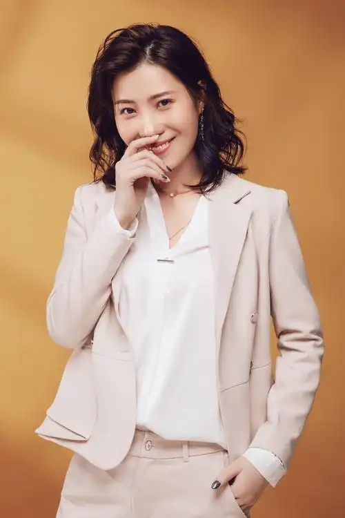 深圳个人形象照肖像团队形象最美证件照摄影工作室