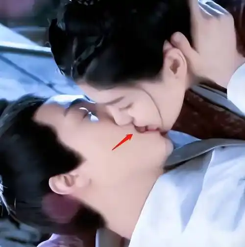 蛇吻 剧情_蛇吻剧情人物介绍_吻蛇男主到底喜欢谁