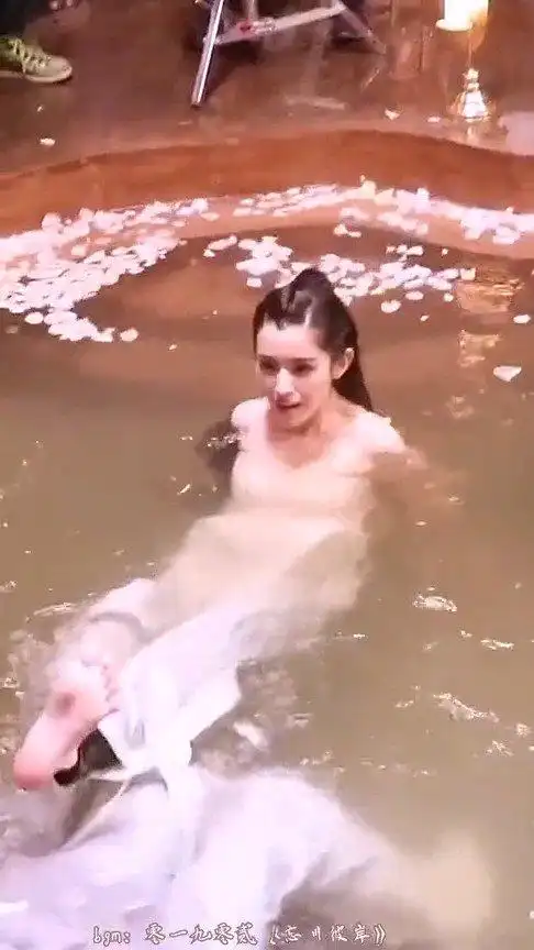 不破楼兰终不还真正的原因就是因为哈尼克孜这种女人存在