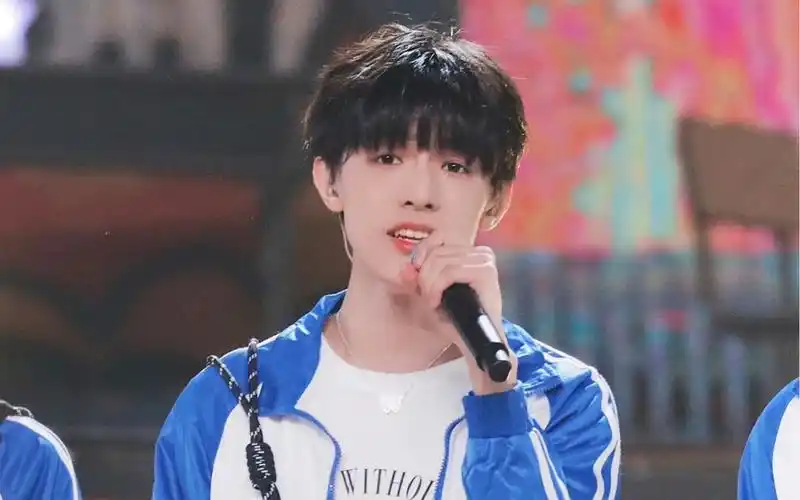 「tf家族三代蝴蝶效应」养成系永远让人动容,是全场大合唱呀