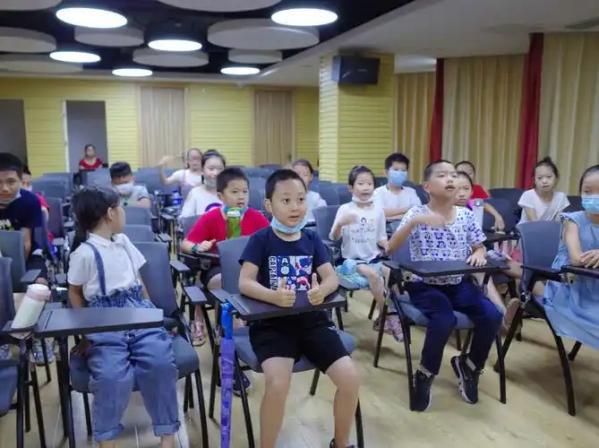 "燃烧吧 少年"龙塘社区暑期学生兴趣拓展培训项目—演讲与口才培训开