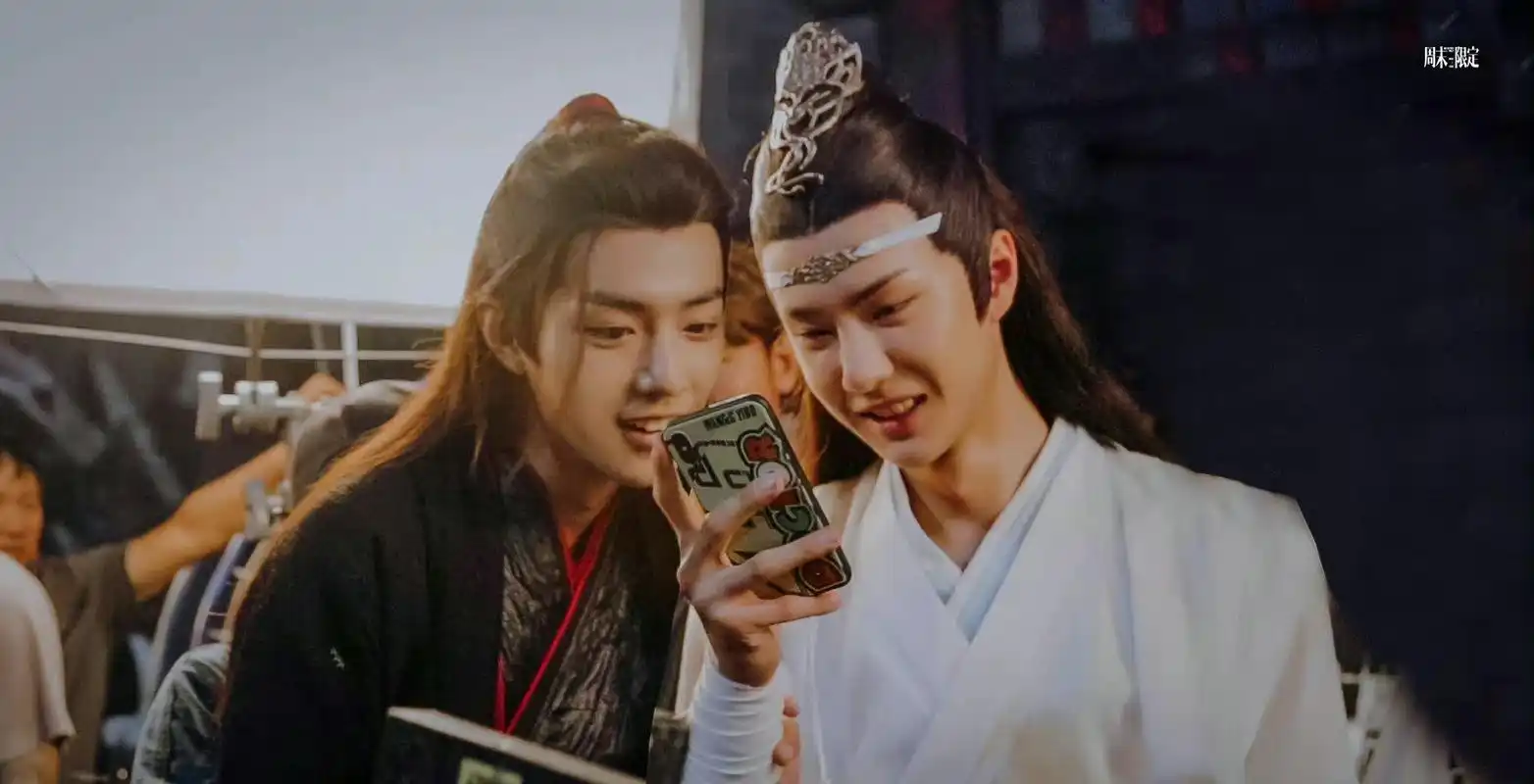 肖战王一博粉丝海边唱无羁梦回陈情令王一博真的值得
