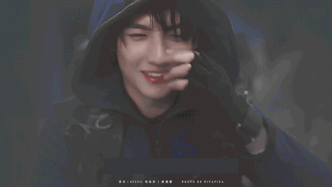 黄俊捷摸夏之光腹肌