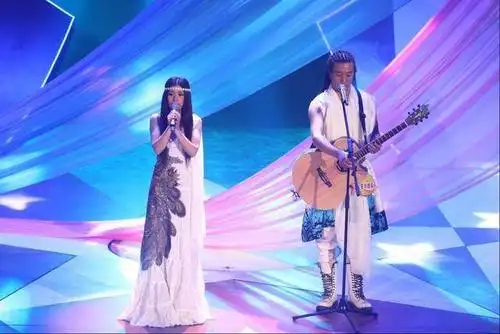 安与骑兵比较有名的歌是《三年三天》和《向阳花》等等,后来也不断有