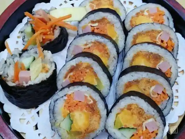 肉松蛋黄紫菜包饭图片