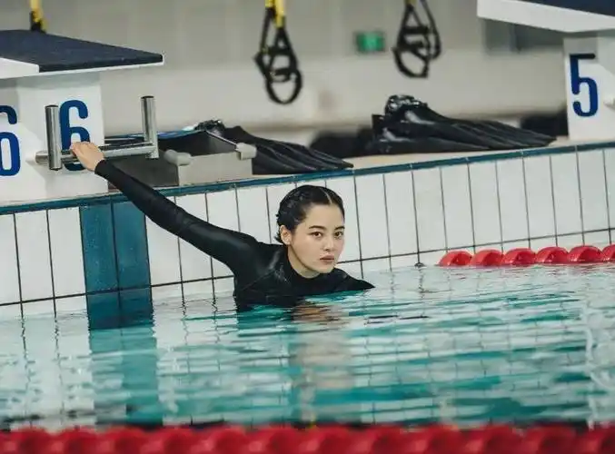 辛芷蕾 | 从贫穷小村女孩,到穿上香奈儿高定_台词_艺术_超越了