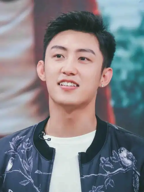 谁能抵御得了黄景瑜的虎牙笑#黄景瑜