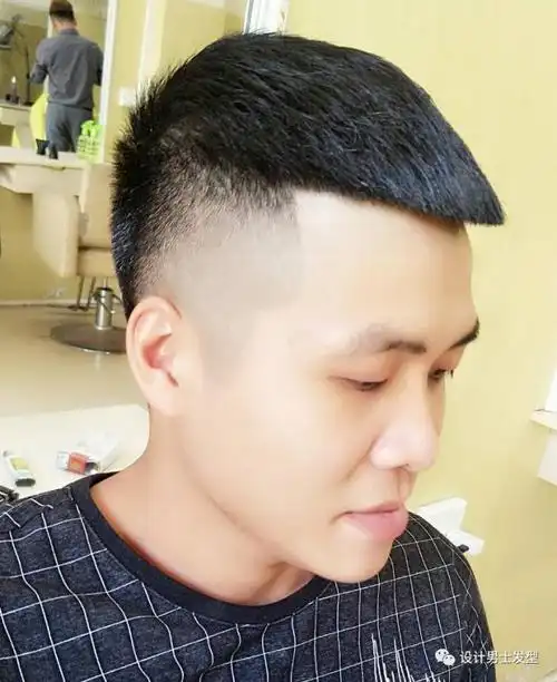 今年最火男发瓜子头