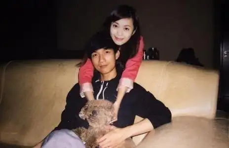 藏了这么多年,原来她就是陈楚生妻子,难怪为了她不惜得罪全世界