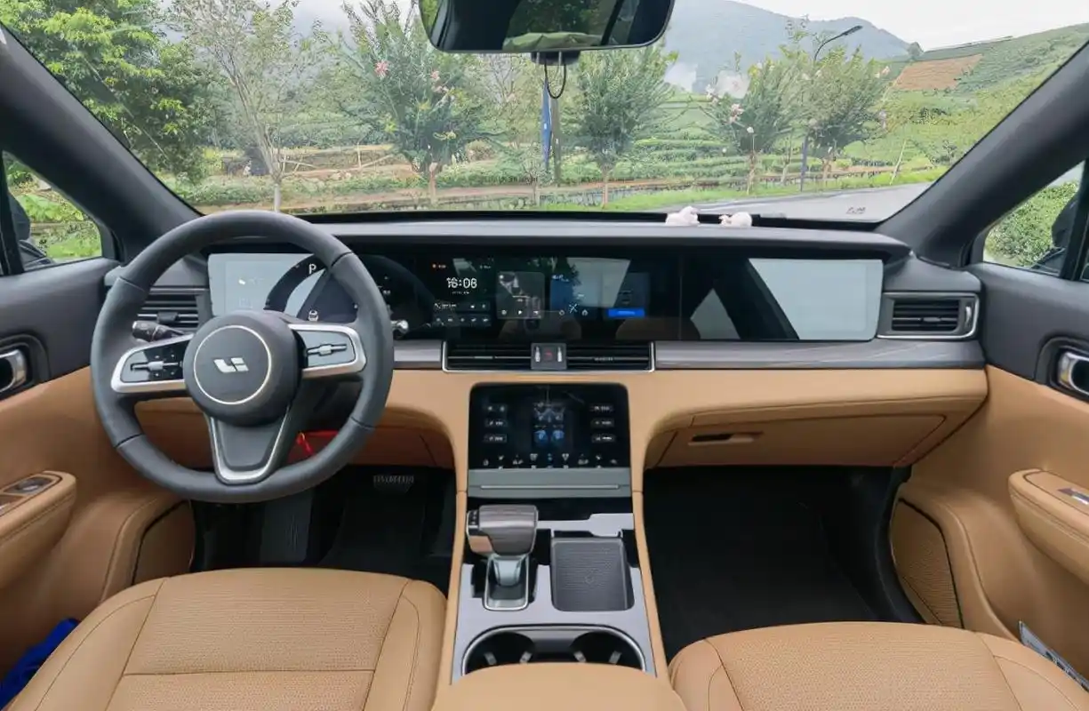 内饰比奔驰还用心c200l车主入手理想one之后直言不能理解