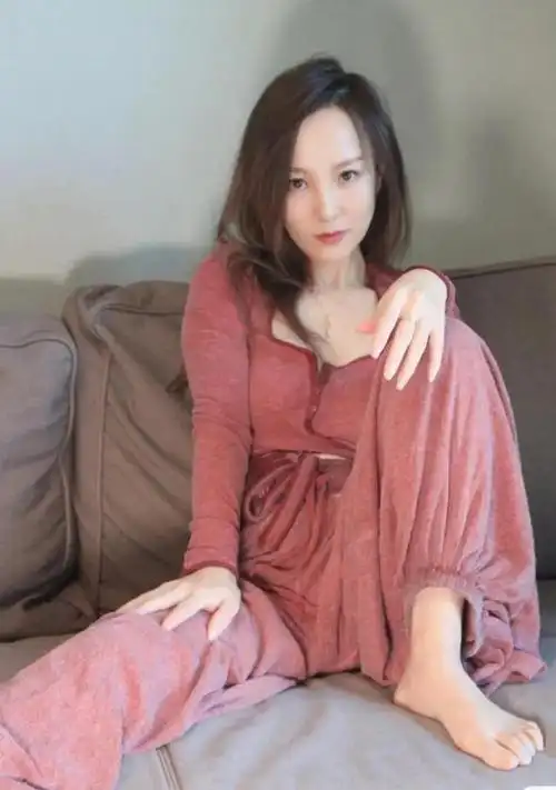 四十岁居家成熟女人的日常美拍_网易订阅