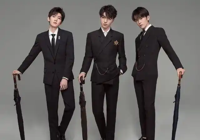 王俊凯发"官威"圈粉无数,黄晓明霸道总裁却被嘈,只因这3点?图6