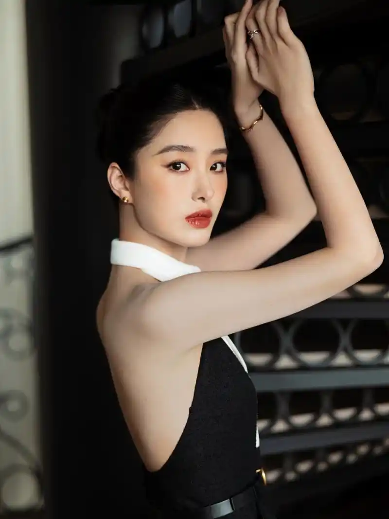 杨采钰精选写真大片,时尚美妆令人惊艳