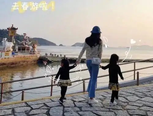 郭富城携妻女春游,大女儿长发过肩超美,方媛被宠成"公主"