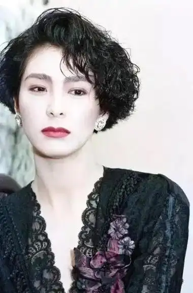 名气不高,却让人"一眼万年"的5位女港星,结局大多不尽人意