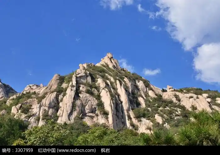 巍峨的凤凰岭山脉