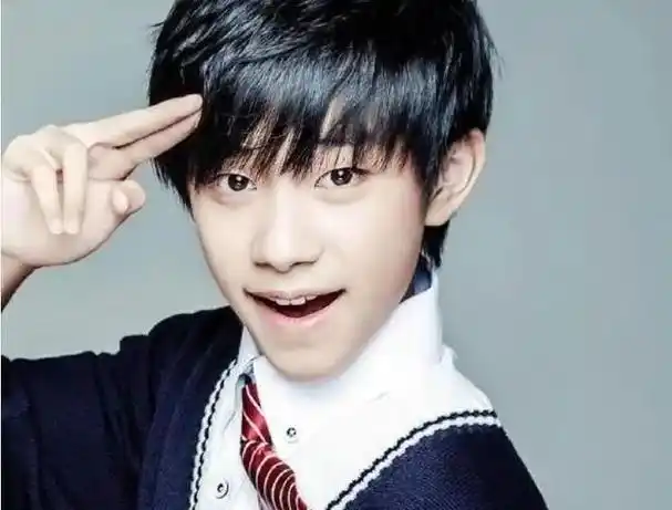 易烊千玺的妈妈究竟有多"狠"?