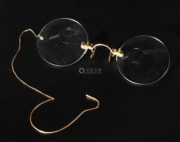 19-20世纪 挂耳式金丝眼镜