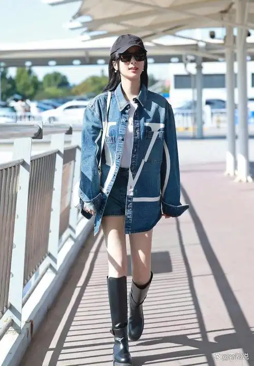 杨紫前往巴黎时装周,机场照曝光,太美了